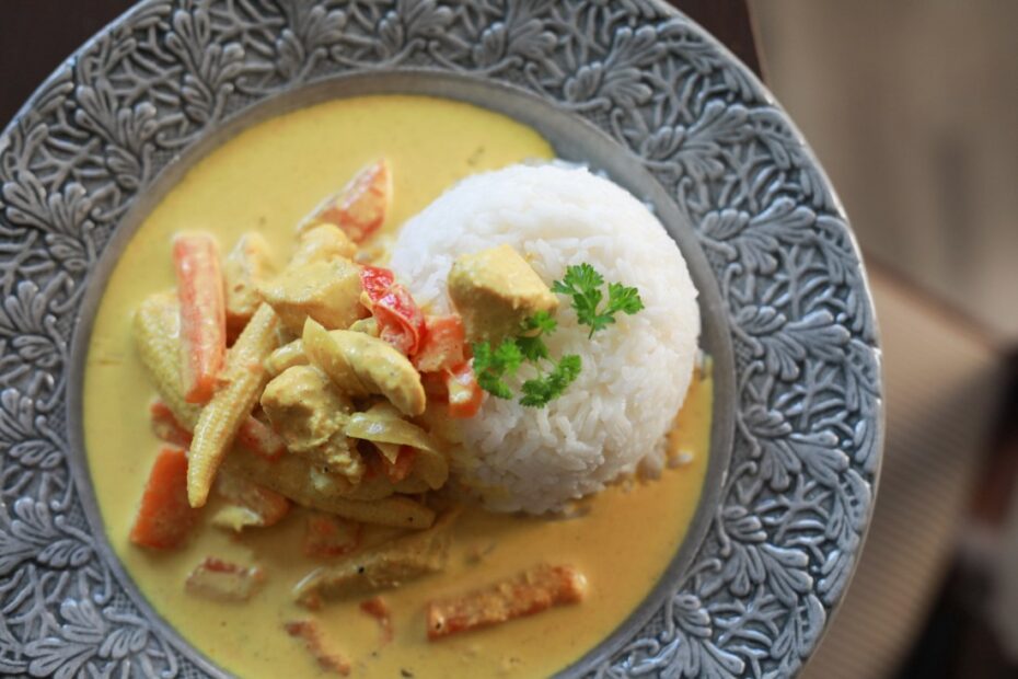 Krämig Och Himmelsk God Kycklinggryta Med Curry!